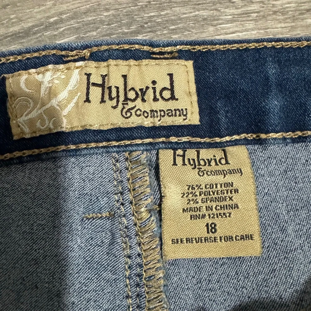 Hybrid & Company Womens Bermuda Sz 18‎ Blue Denim Shorts High Rise Stretch Curvy